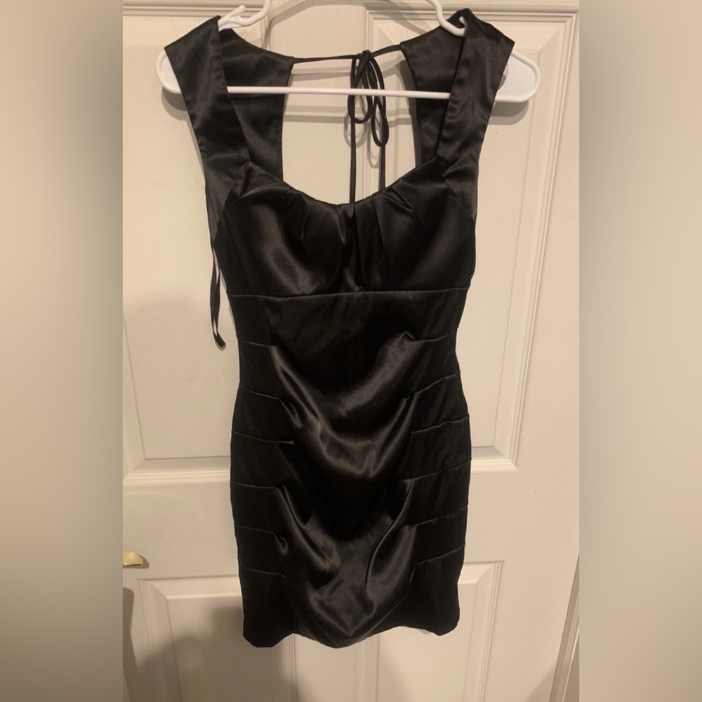 Elegant Black  women’s  satin Sleeveless Dress size 5/6